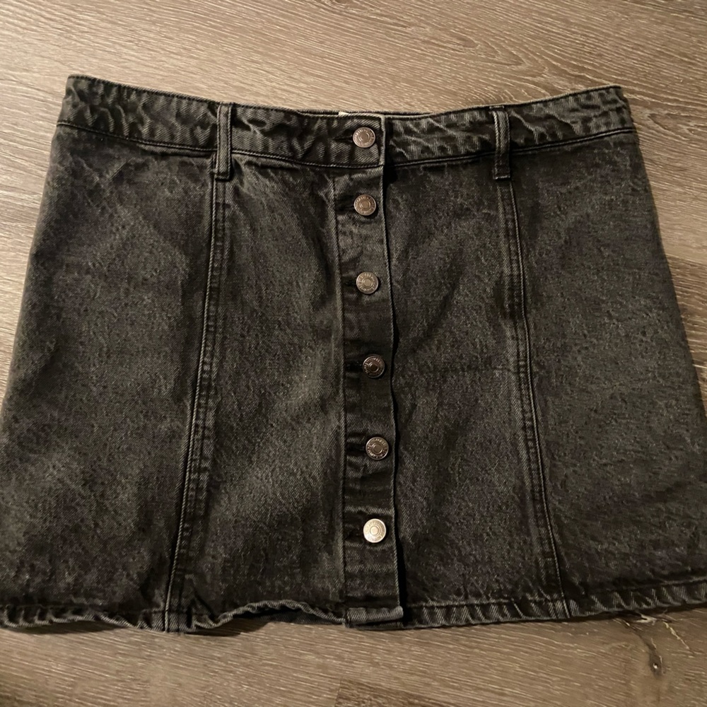 Button denim mini skirt
